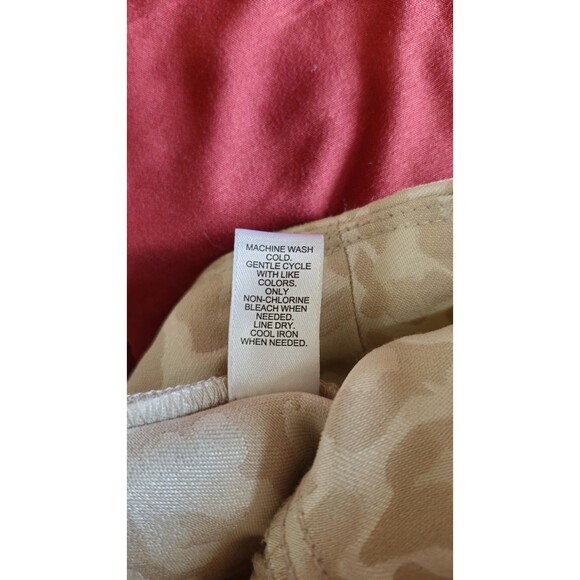 Versona Modern Pull On Pants Size 6 White Tan Cheetah Print Stretch Comfort - Picture 8 of 8